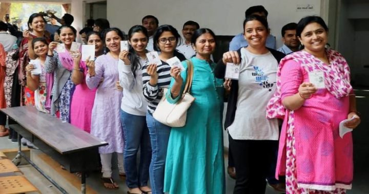 लोकसभा चुनाव के प्रथम चरण का मतदान आज – 91 लोकसभा सीटों पर कई बड़े दिग्गज नेताओं का भविष्य आज ई वी एम् में कैद होगा.