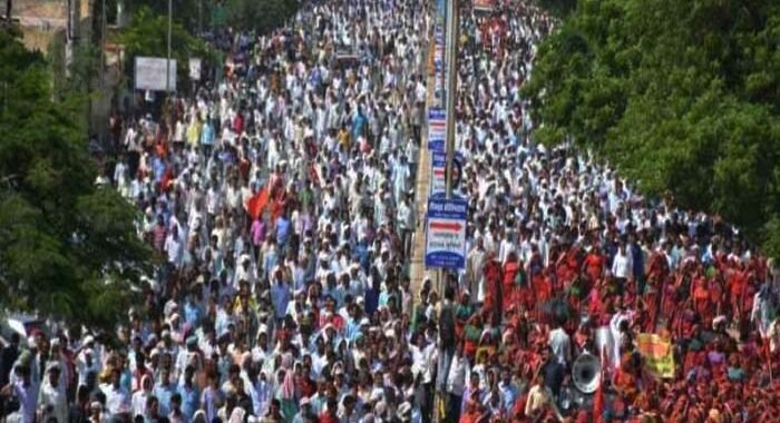 नेता बनने, नेता बने रहने, बड़ा नेता बनने के वास्ते आन्दोलन शब्द और क्रिया एक अनिवार्य आवश्यकता है