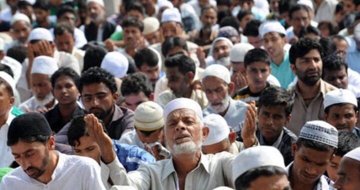 आस्तित्व संकट में मुसलमान अकेला क्यों ?