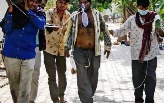 जनता हमारी है, हम उसके मालिक हैं !