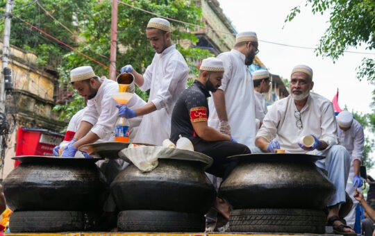 मुसलमनों के मकामी रवायत जहालत नहीं संस्कृति है
