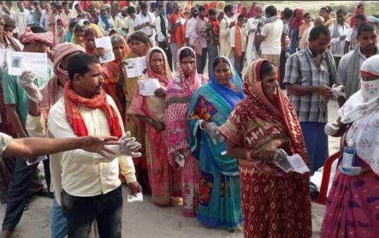 वोटर लिस्ट से गायब होते नाम: बिहार की लोकतांत्रिक पीड़ा