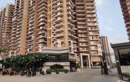 सोसाइटी निवासियों की सुरक्षा से खिलवाड़